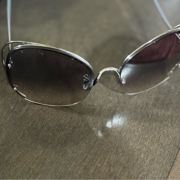 Coach sunglasses with case - Picture 7 of 10